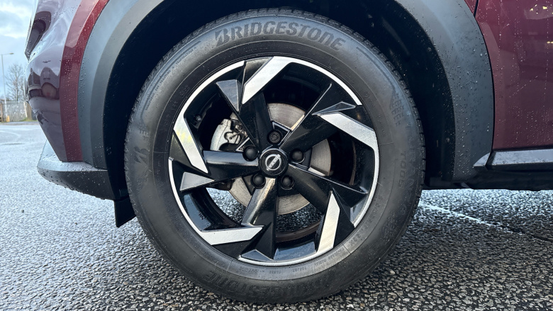 Nissan Juke 1.0 DiG-T 114 N-Connecta 5dr DCT Petrol Hatchback